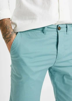 Bermuda chino, Regular