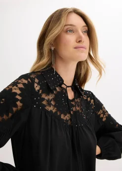 Blouse ample à dentelle