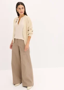 Blouse manches courtes ample en satin avec épaules descendues