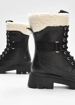 Boots fourrées à lacets