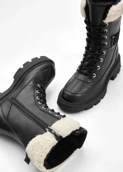 Boots fourrées à lacets