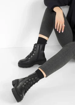 Boots lacées à semelle crantée