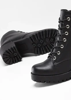 Boots lacées à talon carré