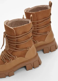 Boots lacées et doublées
