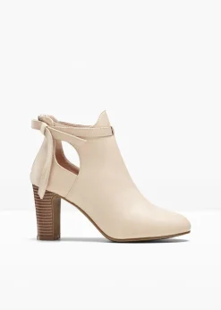 Bottines à découpes