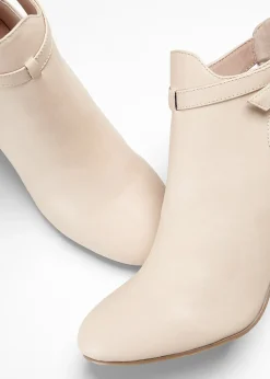 Bottines à découpes