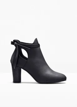 Bottines à découpes
