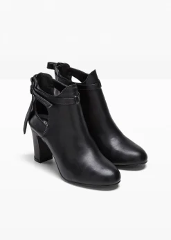 Bottines à découpes