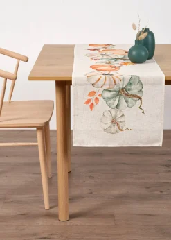 Chemin de table contenant du lin
