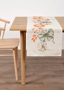 Chemin de table contenant du lin