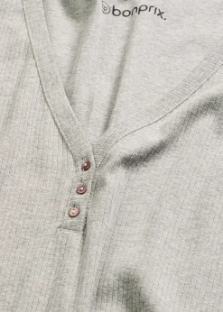 Chemise de nuit en matière côtelée avec boutons