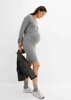 Ensemble 2 pièces en maille de grossesse avec un pull et une jupe