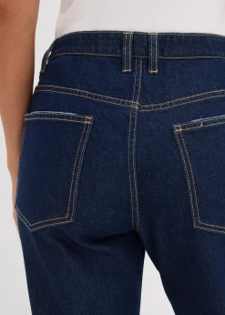 Jean droit, taille mi-haute, à strass