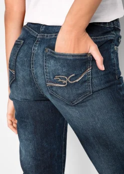 Jean droit, taille mi-haute, extensible