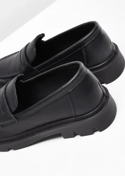 Mocassins à semelle épaisse et légère