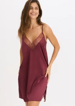 Nuisette en satin avec broderies