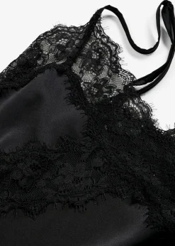 Nuisette en satin avec dentelle
