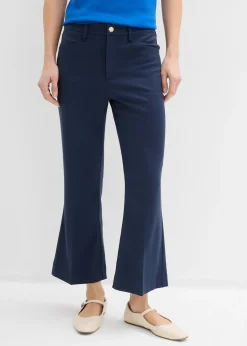 Pantalon 7/8 évasé avec bouton décoratif