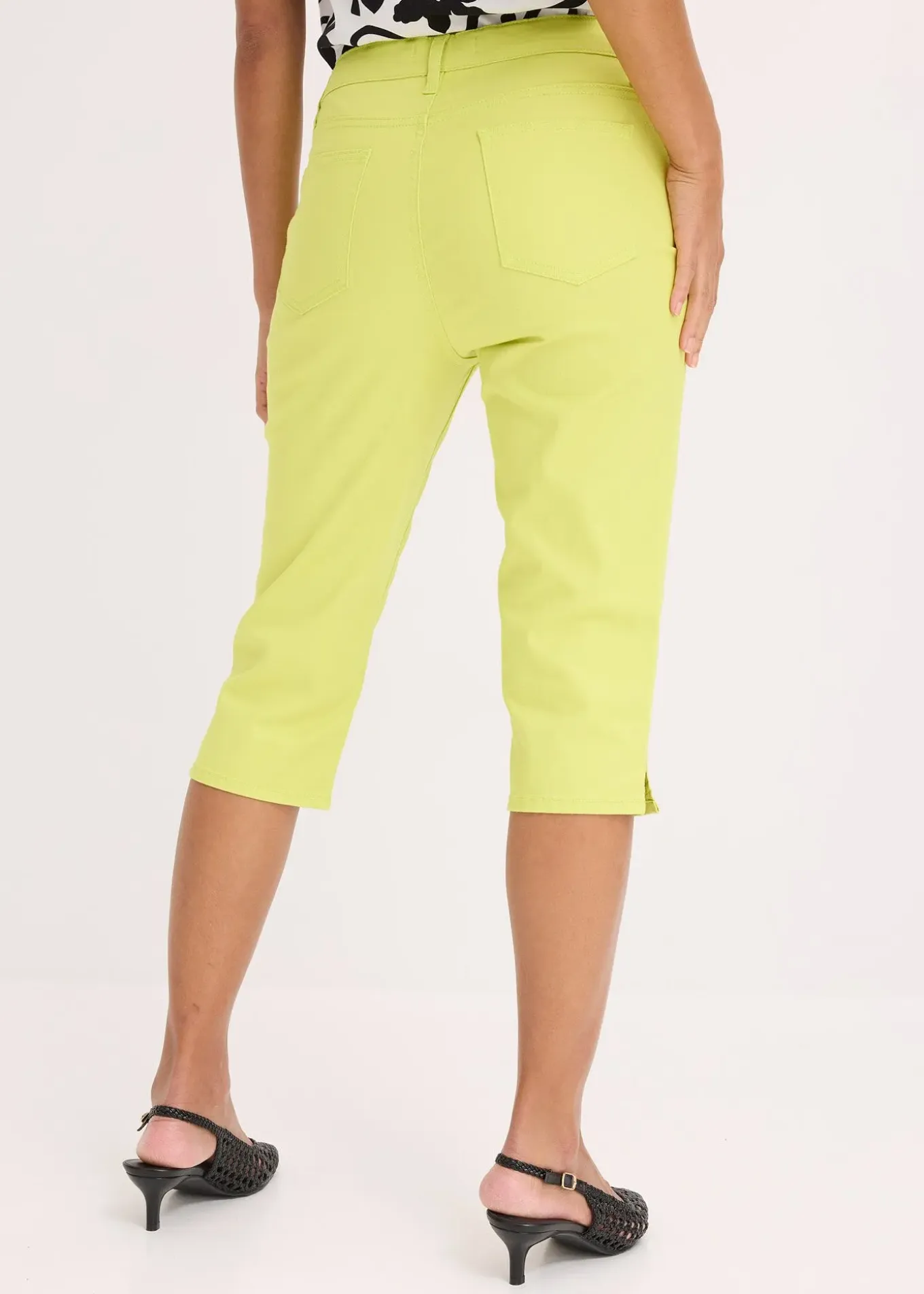 Pantalon corsaire à taille élastiquée