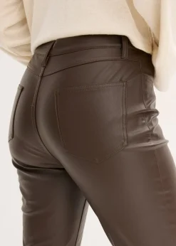 Pantalon enduit