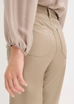 Pantalon enduit avec passepoil, droit