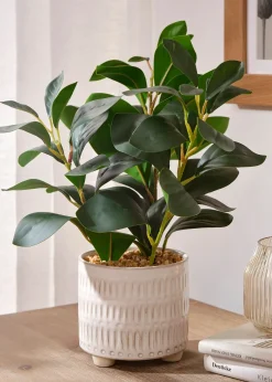Plante artificielle en pot