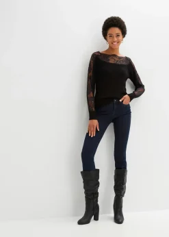 Pull avec dentelle