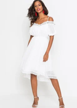 Robe à bretelles et base asymétrique