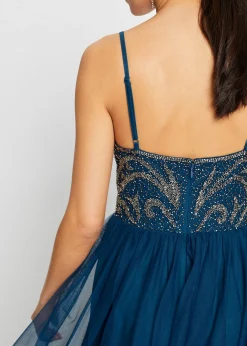 Robe à bretelles ornée de perles brodées