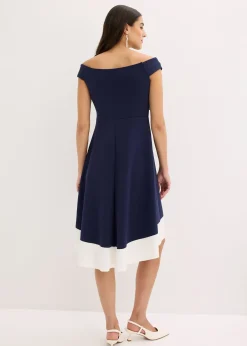 Robe à col Bardot et détail nœud
