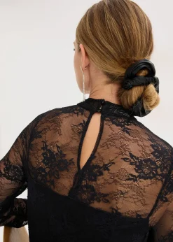 Robe à dentelle