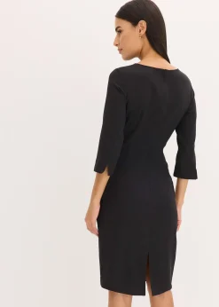 Robe à détail noué