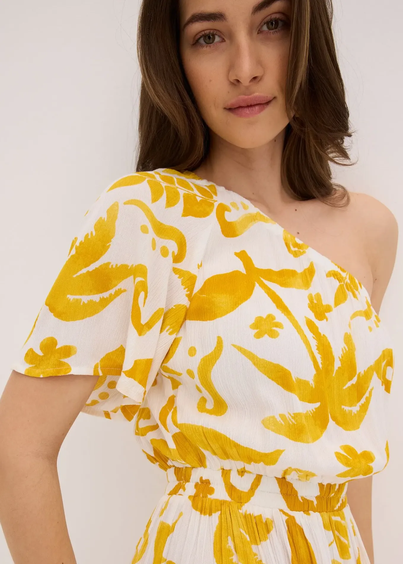 Robe asymétrique imprimée en viscose texturée