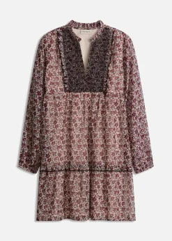Robe brodée