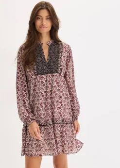 Robe brodée