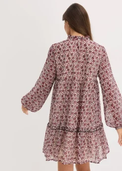 Robe brodée