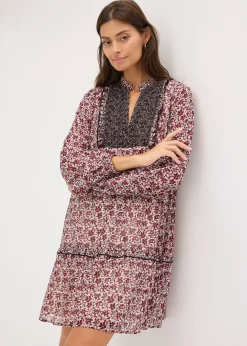 Robe brodée