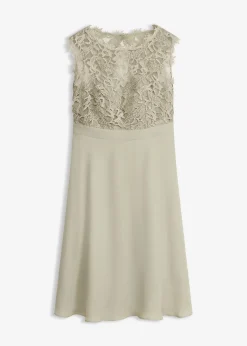 Robe courte à dentelle