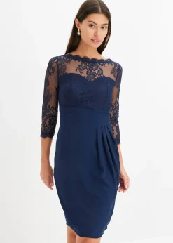 Robe courte avec empiècement dentelle