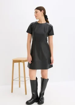 Robe courte enduite