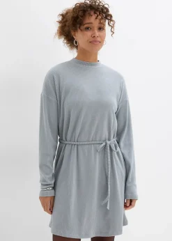Robe courte et côtelée