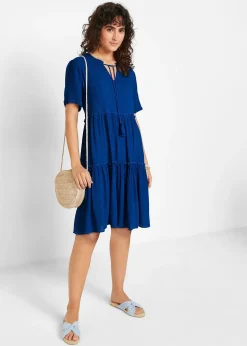 Robe en crépon de viscose, longueur genou, détail encolure