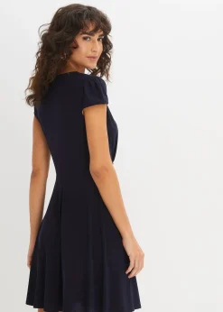 Robe en jersey à boucle décorative