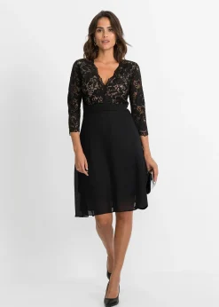 Robe en mousseline avec dentelle