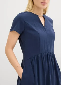 Robe en viscose majoritaire