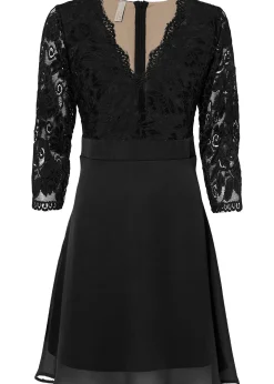 Robe en voile et dentelle