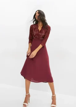 Robe en voile et dentelle