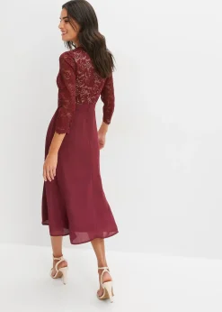 Robe en voile et dentelle