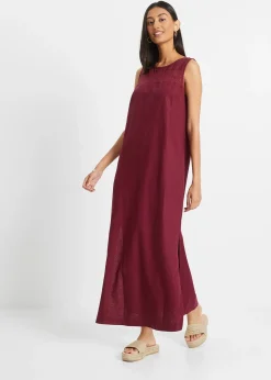Robe longue avec lin majoritaire, motif ajouré au décolleté et fentes latérales