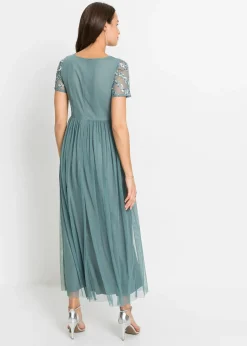 Robe longue brodée de sequins